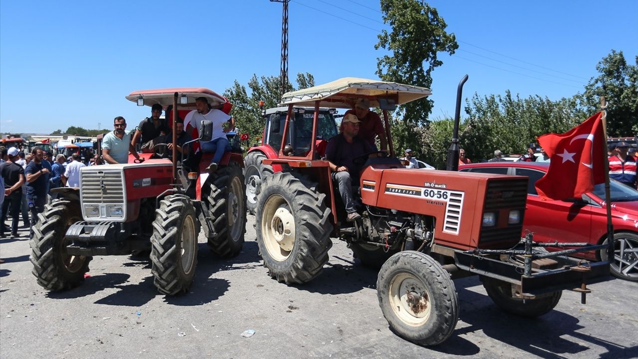 Bursa'da Domates Üreticileri Eylem Düzenledi