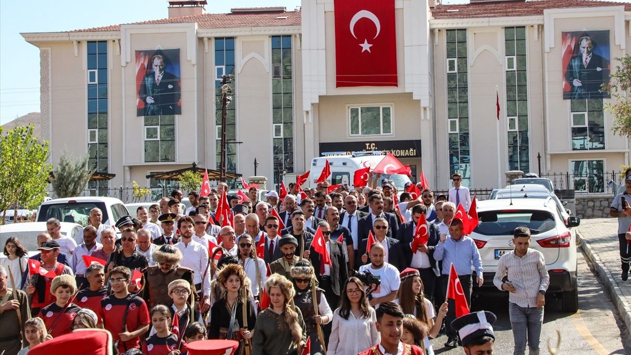 Darende'de 71. Geleneksel Zengibar Karakucak Güreş ve Kültür Festivali Başladı