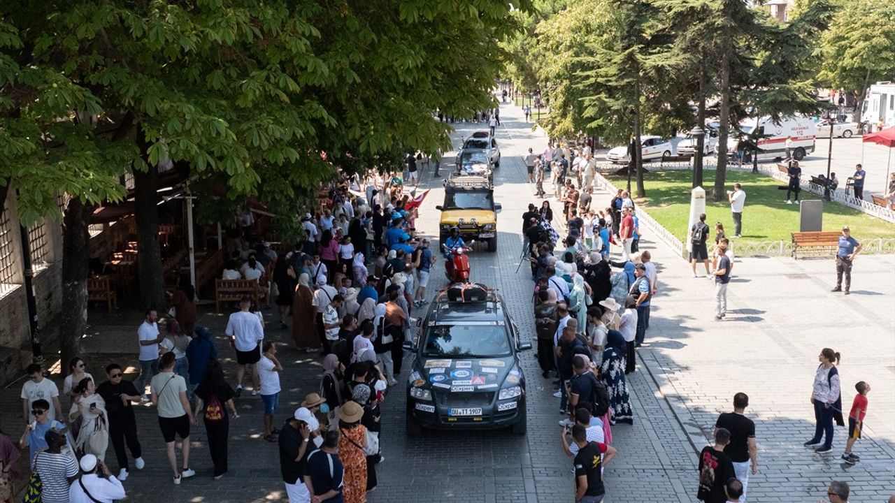 Doğu-Batı Dostluk ve İpek Yolu Rallisi İstanbul'da Başladı