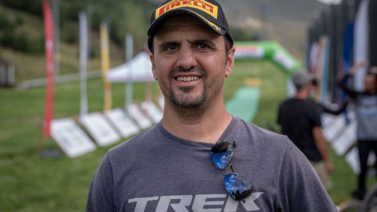 Erzurum'da Heyecan Verici Downhill Türkiye Şampiyonası Antrenmanı