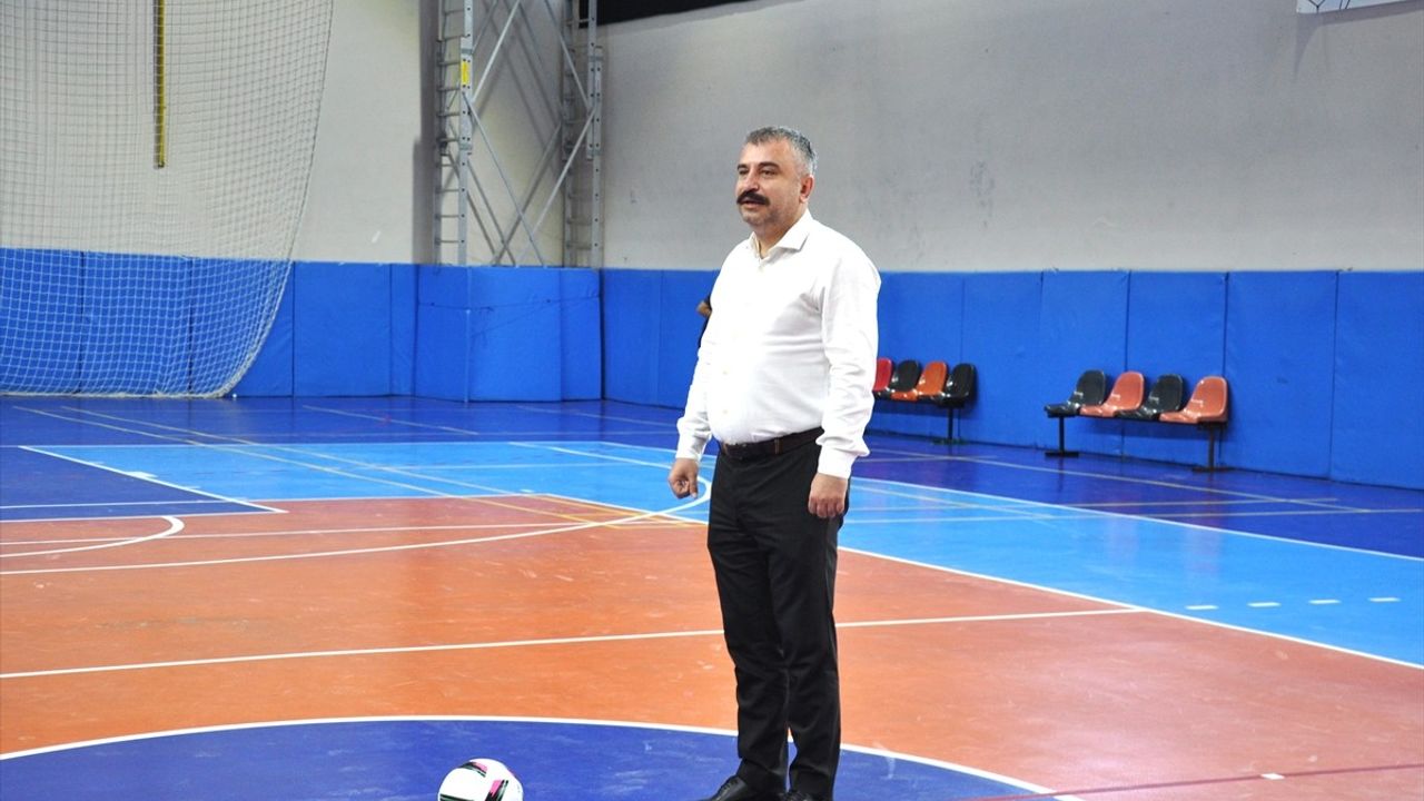 Eskişehir'de Devlet Korumasındaki Gençler İçin Futsal Turnuvası Başladı