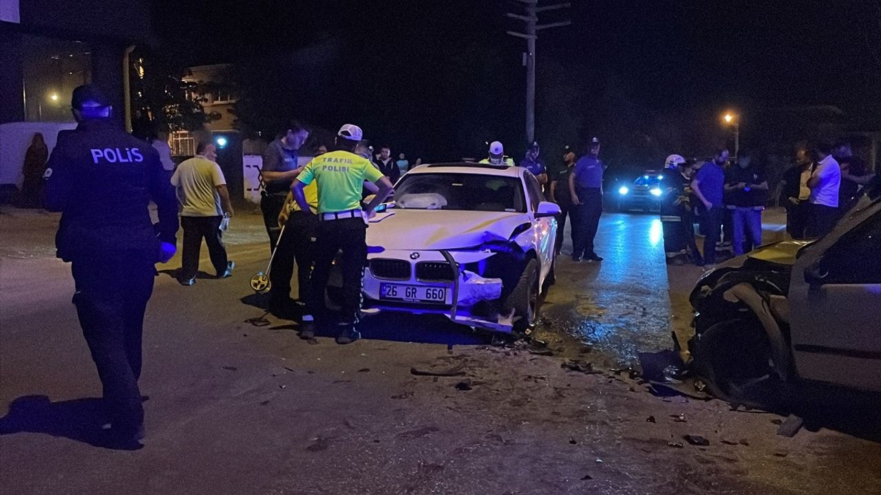 Eskişehir'de Trafik Kazası: 1 Ölü, 5 Yaralı