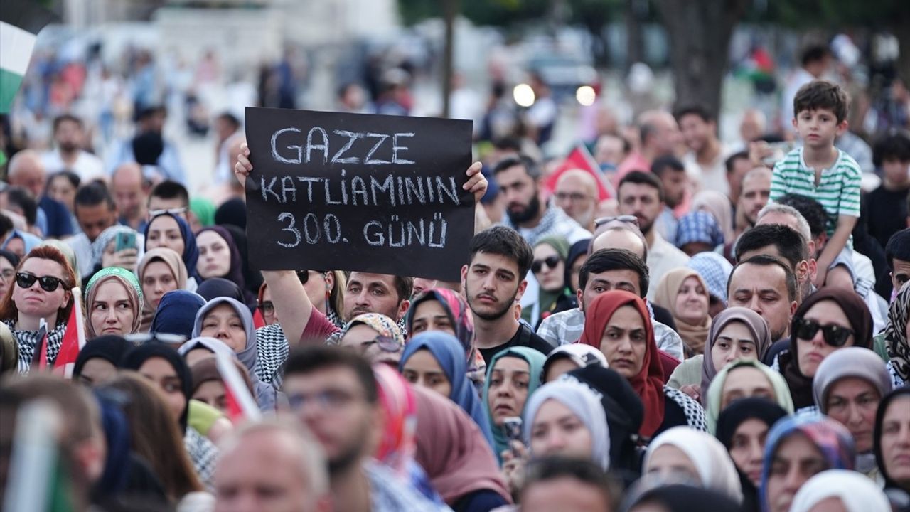 Filistin İnisiyatifi, Gazze'deki Saldırılara Karşı Protesto Düzenledi