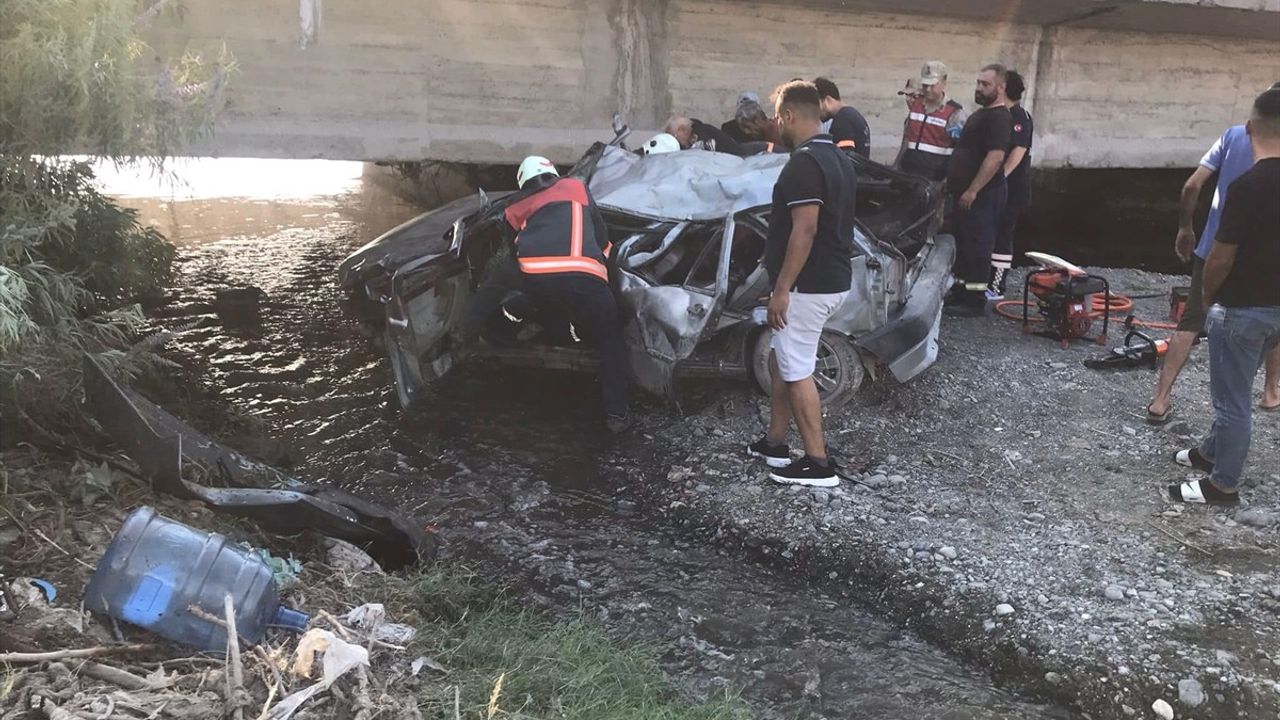 Hatay'da Otomobilin Dereye Devrilmesi Sonucu 1 Ölü, 1 Yaralı