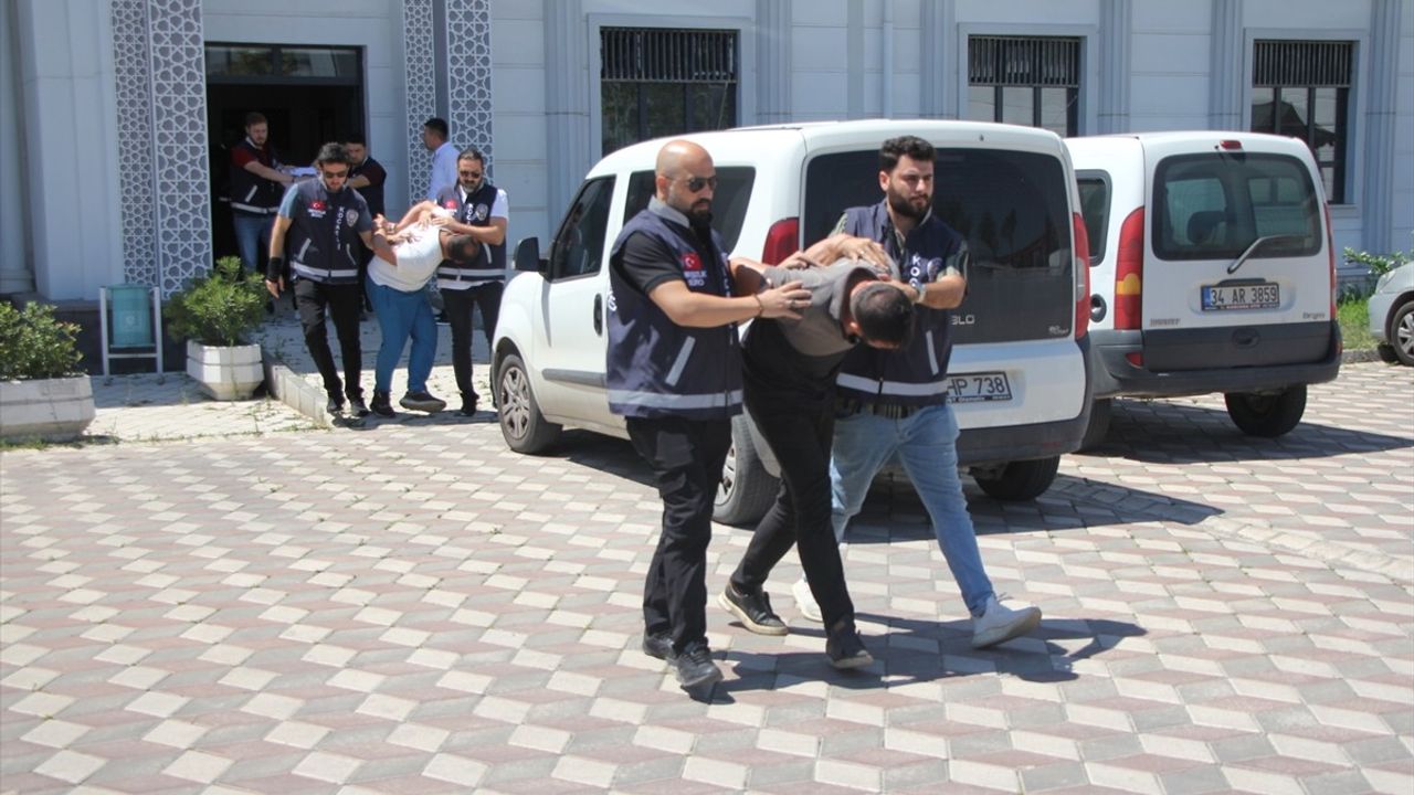 İstanbul'da Tırlar ile Hırsızlık Yapan 6 Zanlı Yakalandı