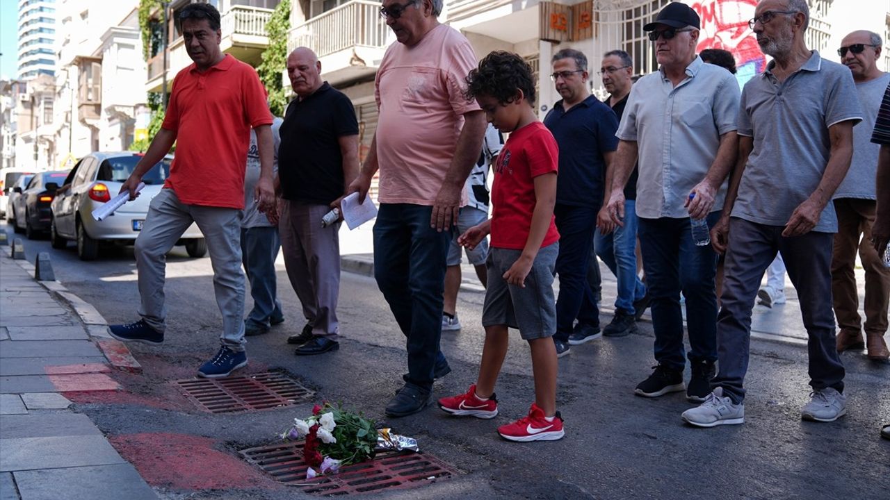 İzmir'de Elektrik Kazasında Hayatını Kaybedenler Anıldı