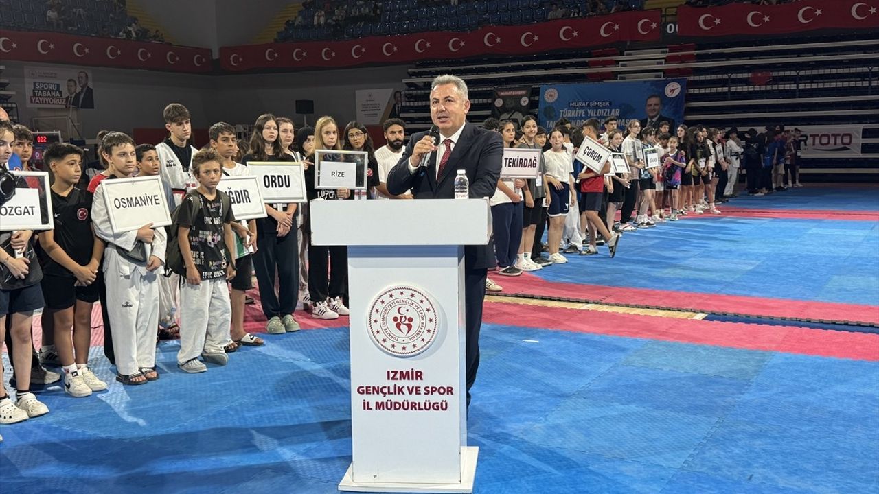 İzmir'de Murat Şimşek Türkiye Yıldızlar Tekvando Şampiyonası Açılışı Gerçekleşti