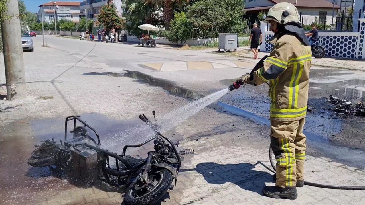 İznik'te Elektrikli Bisiklet Yangını: Kurye Yaralandı