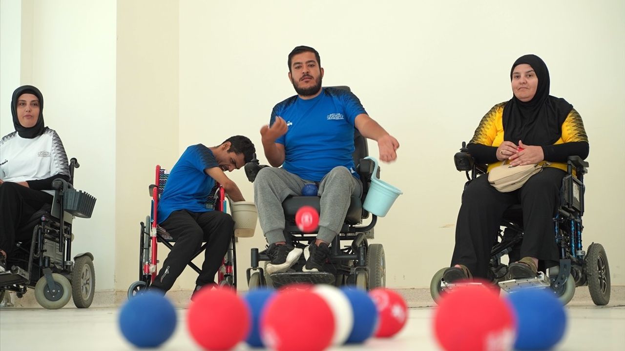 Kas Hastası Sporcular Boccia ile Hayata Adapte Oluyor