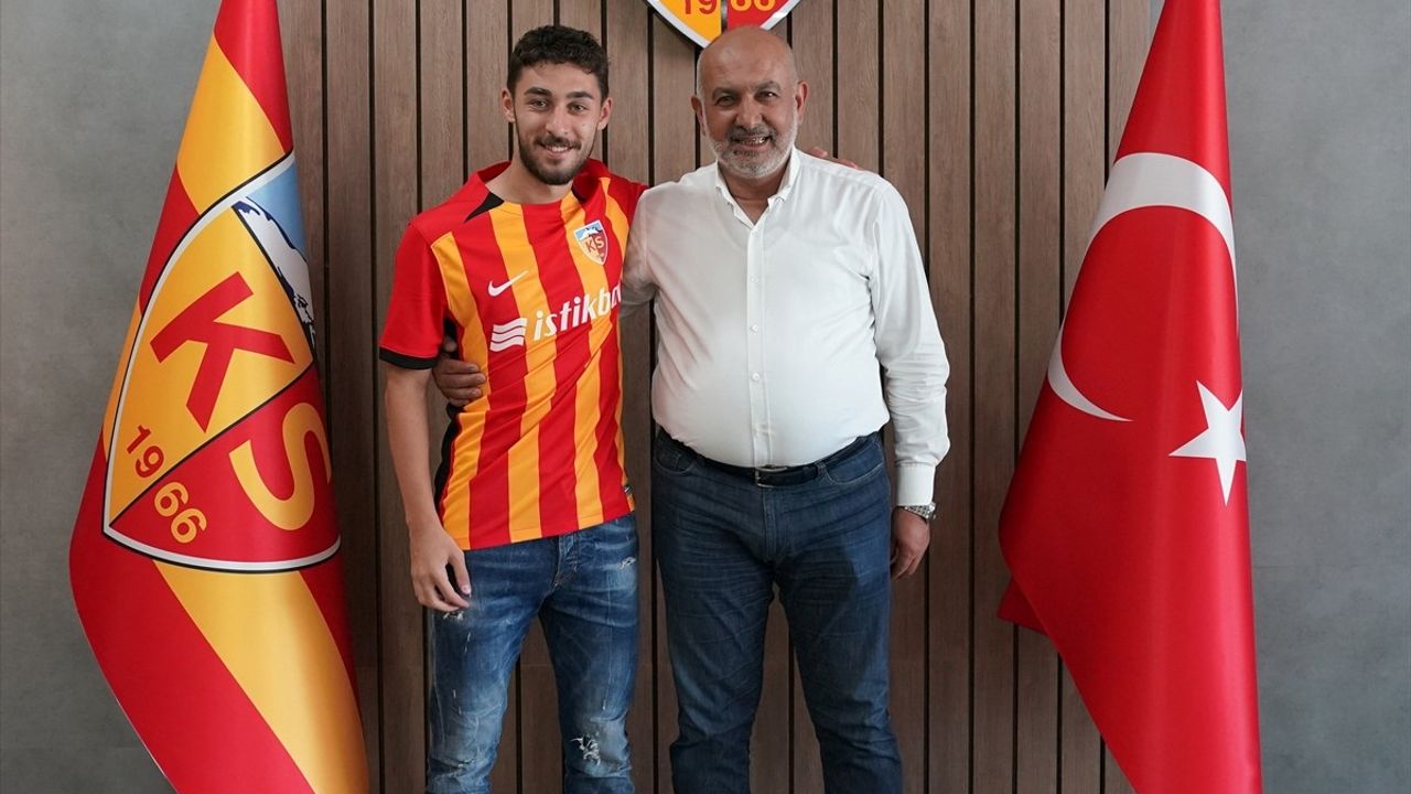 Kayserispor, Kartal Kayra Yılmaz ile Yeni Sözleşme İmzaladı