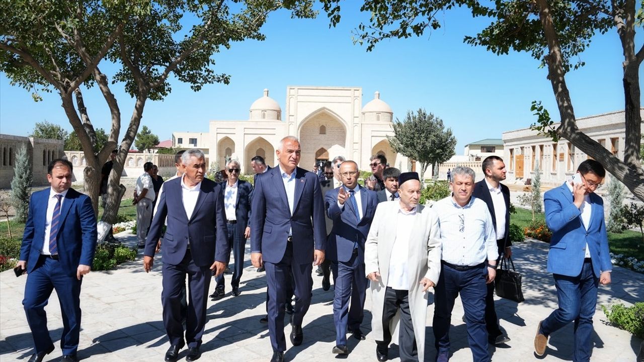 Kültür ve Turizm Bakanı Ersoy, Buhara'da İncelemelerde Bulundu