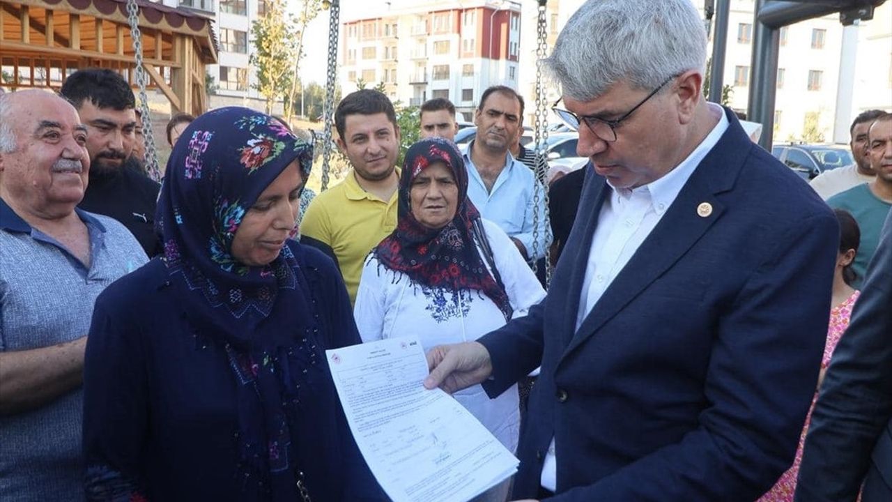 Osmaniye'de Depremzedelere 90 Yeni Konut Teslim Edildi