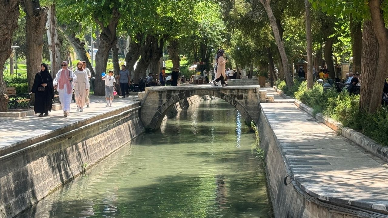 Şanlıurfa'da Kavurucu Sıcaklar Hayatı Olumsuz Etkiliyor