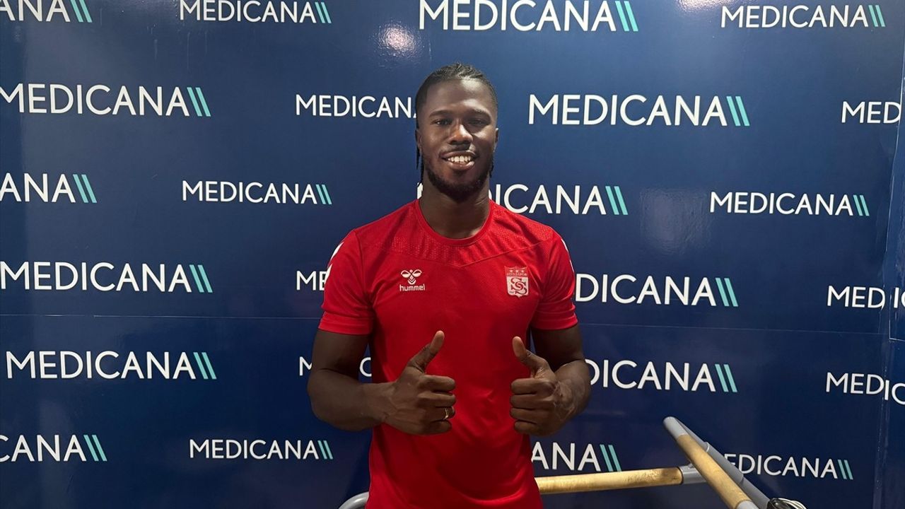 Sivasspor'un Yeni Transferi Keita Balde Sağlık Kontrolünden Geçti