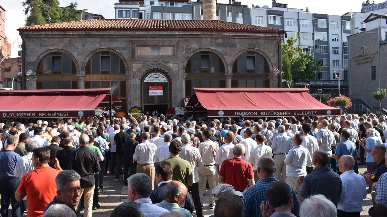 Trabzonspor'un Eski Başkanı Ahmet Salih Erdem Son Yolculuğuna Uğurlandı