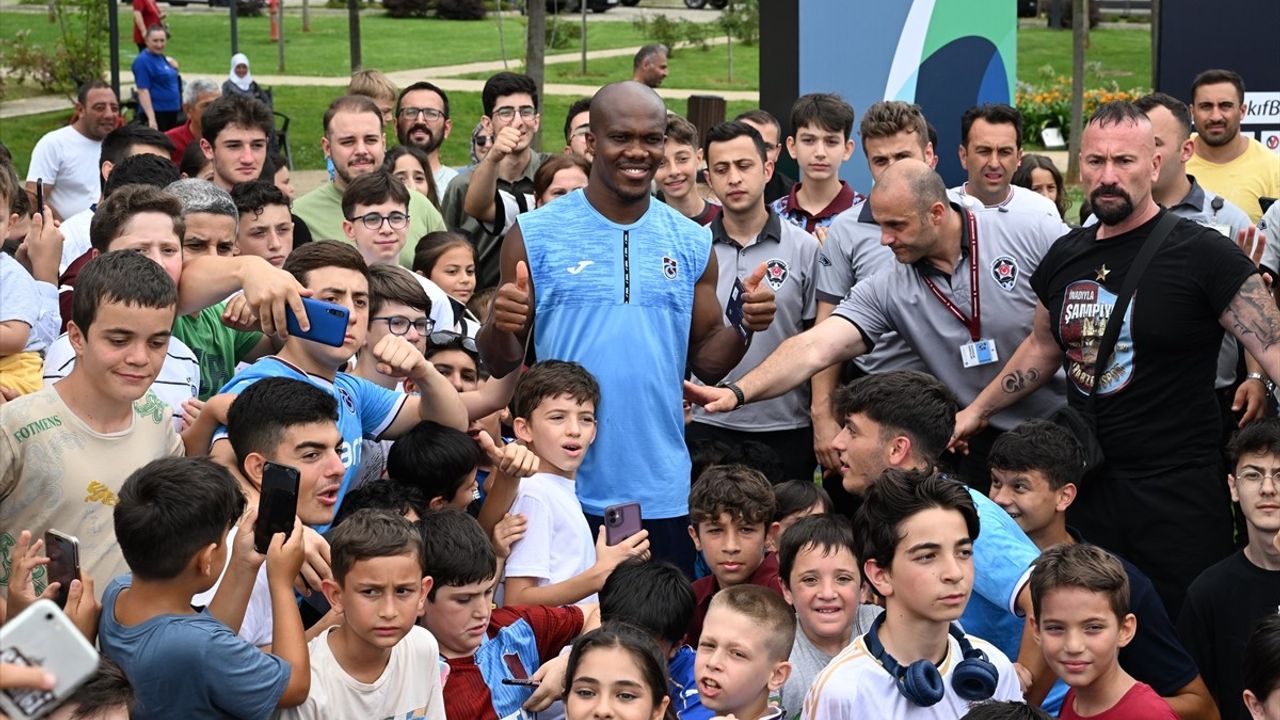 Trabzonspor'un Nwakaeme'si Futbol Festivali'nde