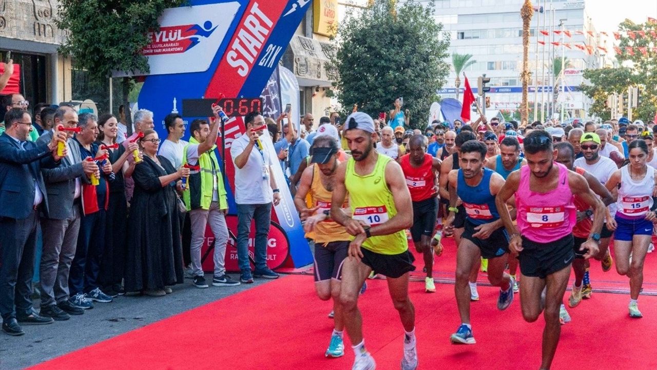 12. Uluslararası 9 Eylül İzmir Yarı Maratonu Coşkuyla Gerçekleşti