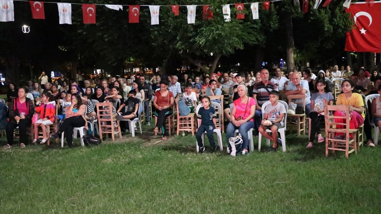 31. Uluslararası Adana Altın Koza Film Festivali'nde Kitleler Açık Hava Sinemasında Buluştu