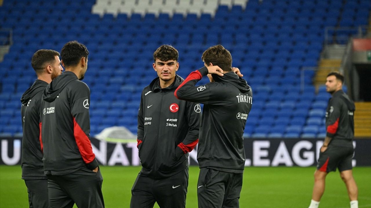 A Milli Futbol Takımı Cardiff City Stadı'nda Yürüyüş Gerçekleştirdi