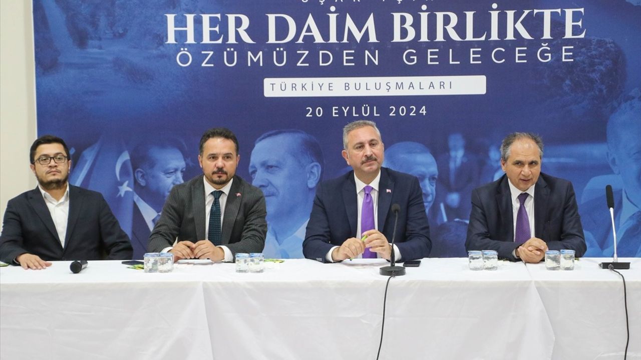 AK Parti'nin Uşak'ta STK Temsilcileriyle Buluşması