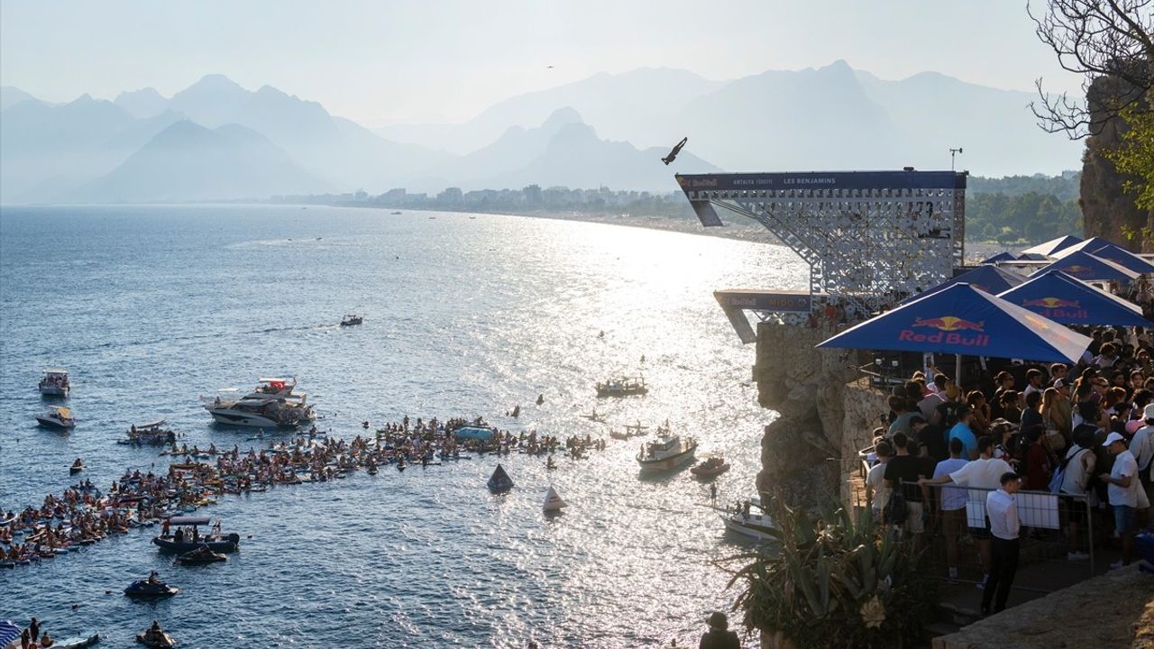 Antalya'da Red Bull Cliff Diving Dünya Serisi'nin 7. Etabı Sona Erdi