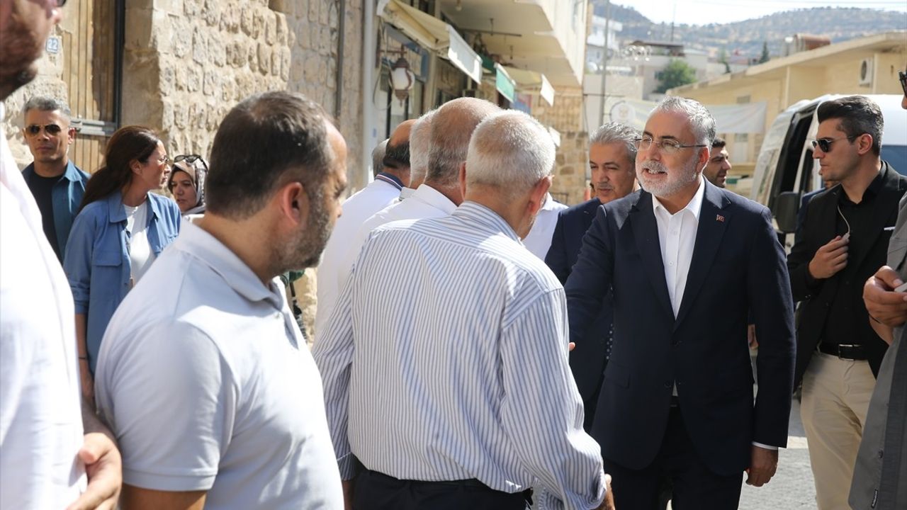 Bakan Işıkhan Mardin'de Barış Yemeğine Katıldı ve Ziyaretlerde Bulundu