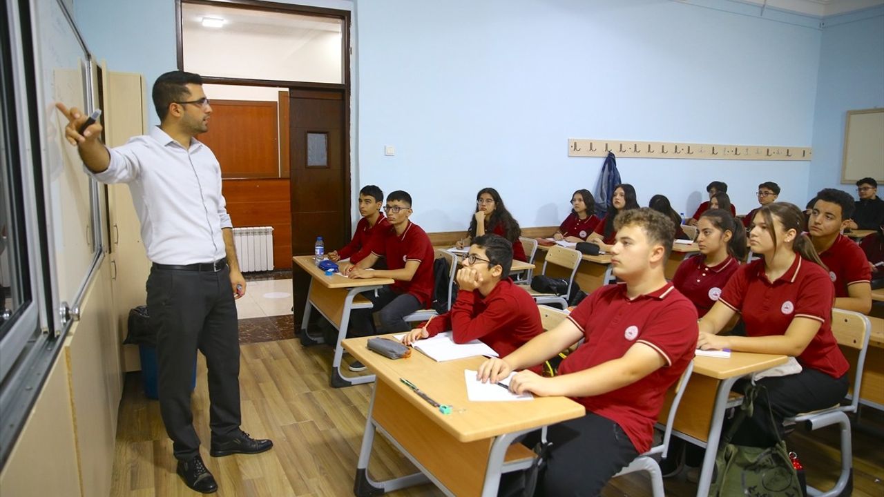 Bakü Türk Anadolu Lisesi Mezunları Kardeşlik İçin Eğitim Alıyor