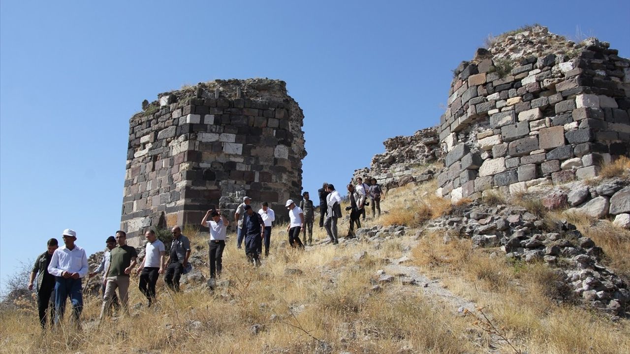 Beypazarı'ndaki Adaören Kalesi'nde Yüzey Araştırmaları Devam Ediyor