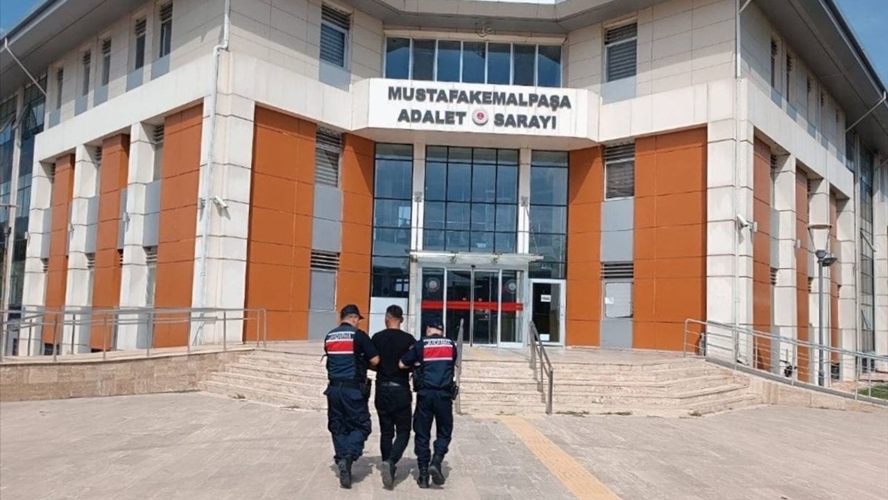 Bursa'da 15 Yıl 6 Ay Hapis Cezası Olan Firari Hükümlü Ele Geçirildi