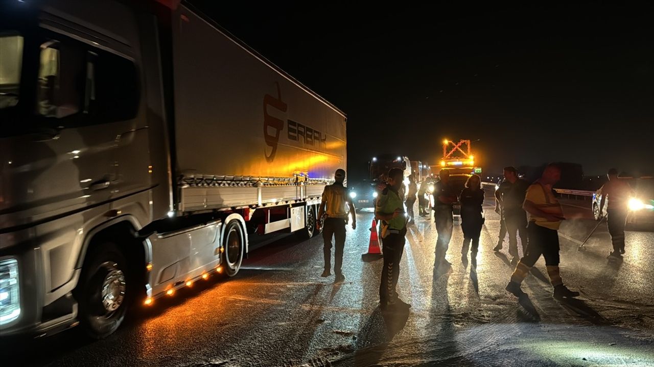 Bursa-İzmir Otoyolu'nda Trafik Kazası: 1 Ölü, 1 Yaralı