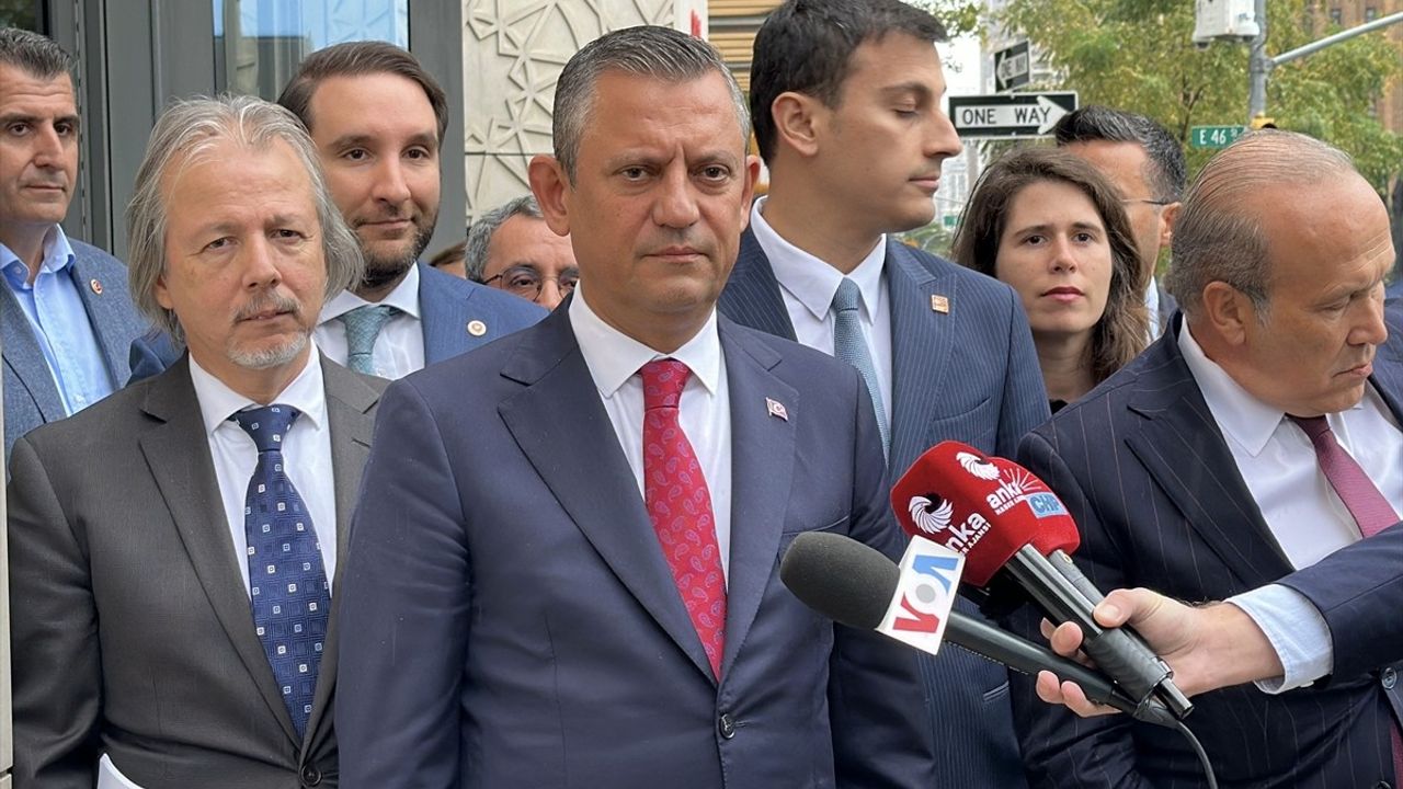 CHP Lideri Özgür Özel, Türkevi'ni Ziyaret Etti