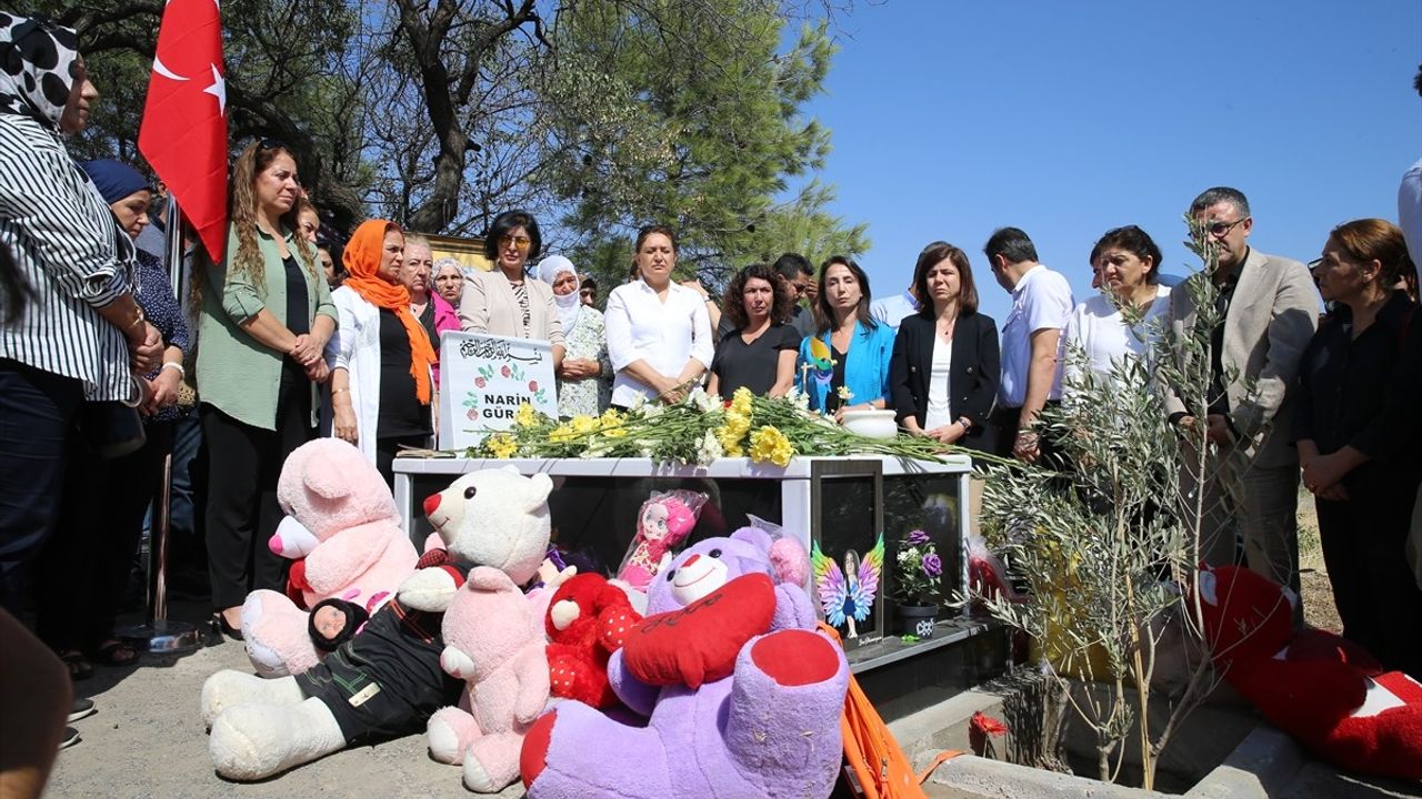 DEM Parti Eş Genel Başkanı Hatimoğulları'ndan Narin'in Kabrine Ziyaret