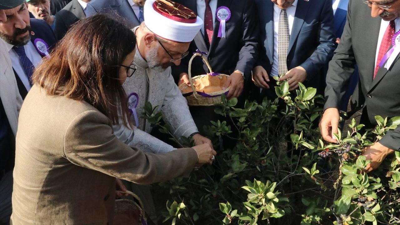 Diyanet Başkanı Erbaş: Toplumda Mutluluğun Önemi