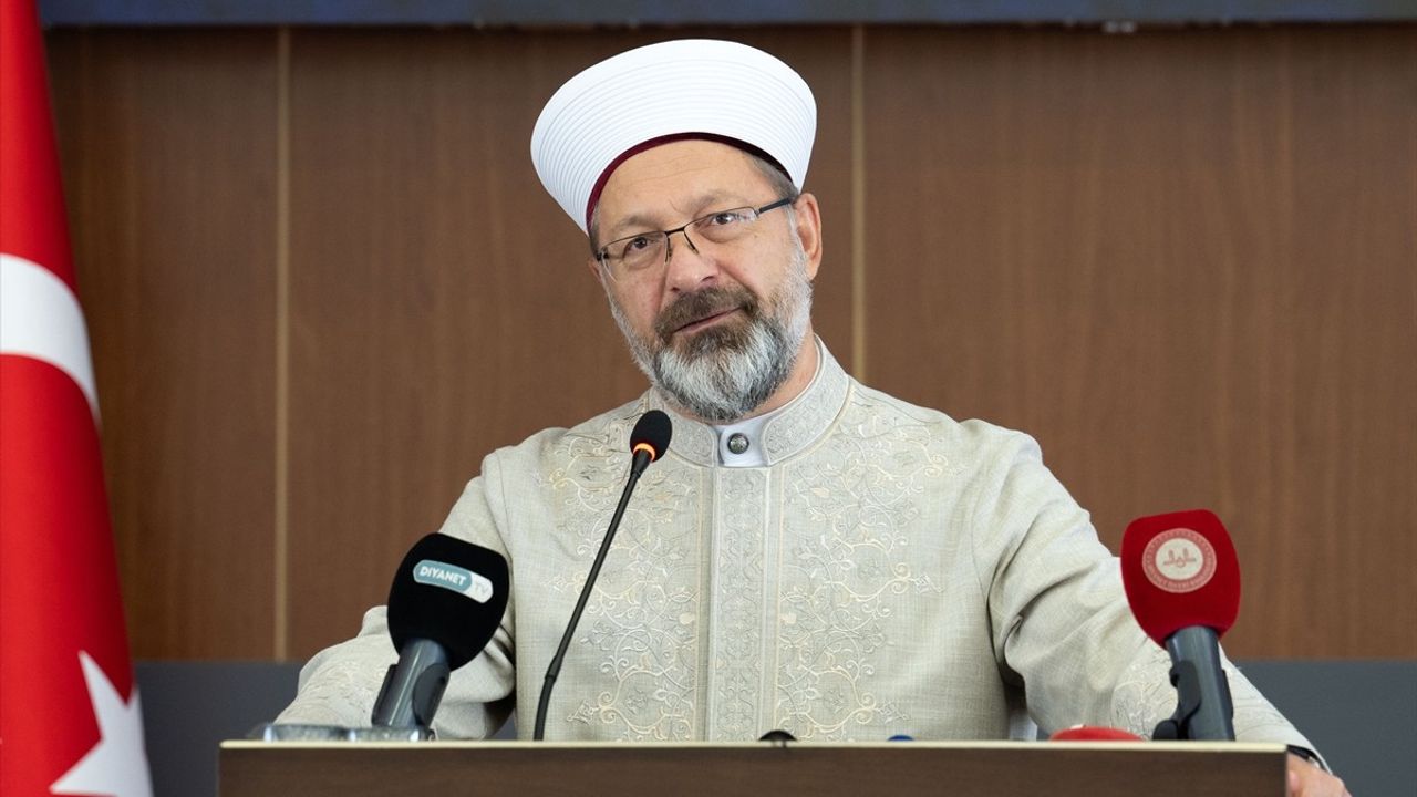 Diyanet İşleri Başkanı Erbaş'tan Bilim ve Din İlişkisi Üzerine Değerlendirmeler