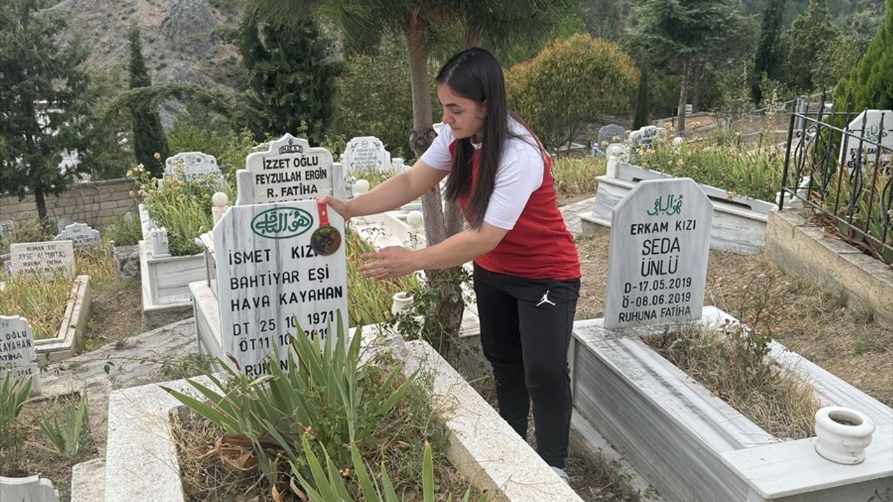 Dünya Şampiyonu Bilek Güreşçisi Rabia Kayahan, Gümüşhane'de Sevinçle Karşılandı