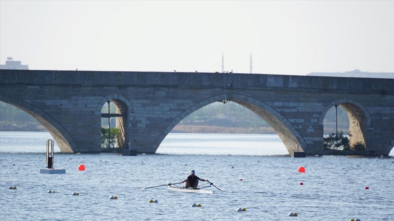 Edirne'de Avrupa 23 Yaş Altı Kürek Şampiyonası Heyecanı Başlıyor