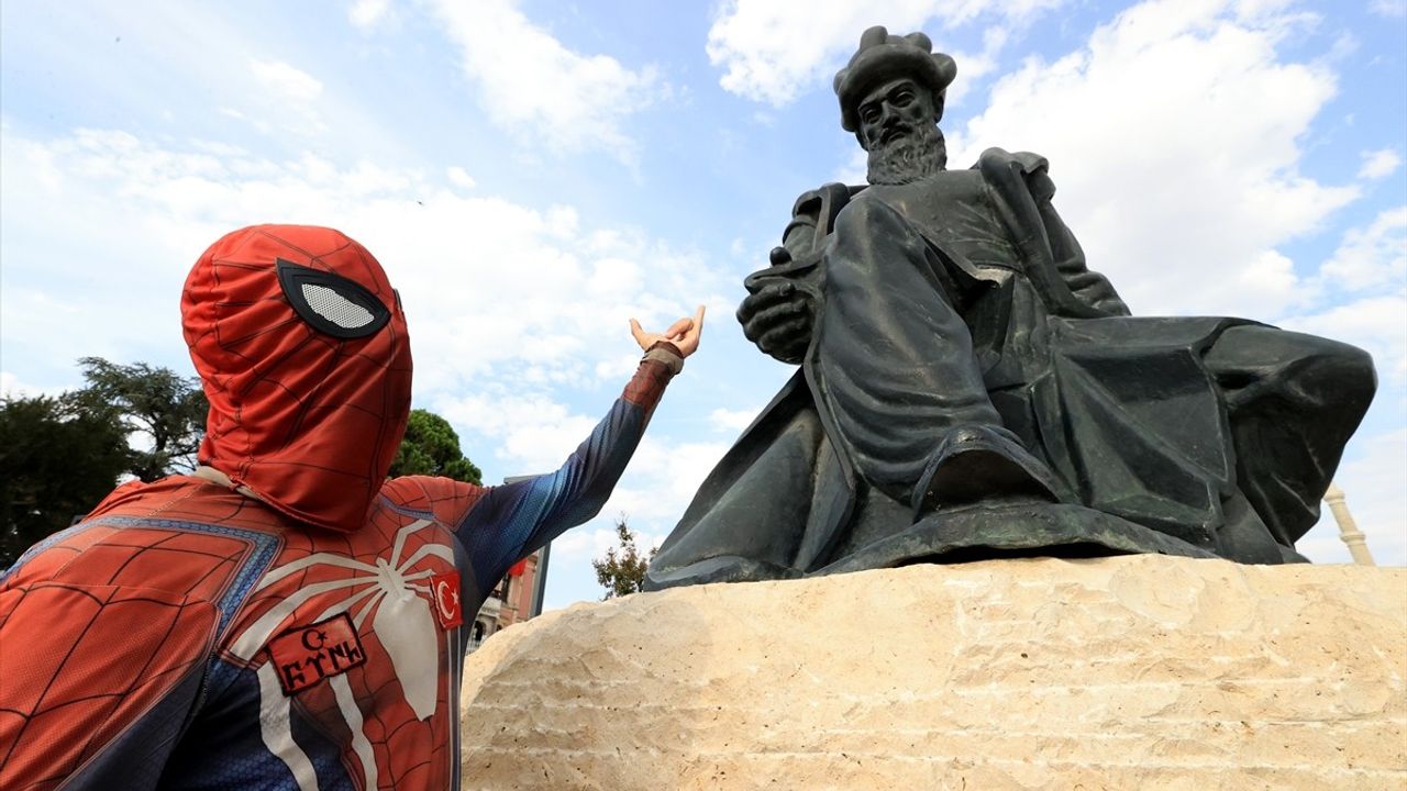 Edirne'yi Ziyaret Eden 'Örümcek Adam' Salih Ayaz Koç'un Hikayesi