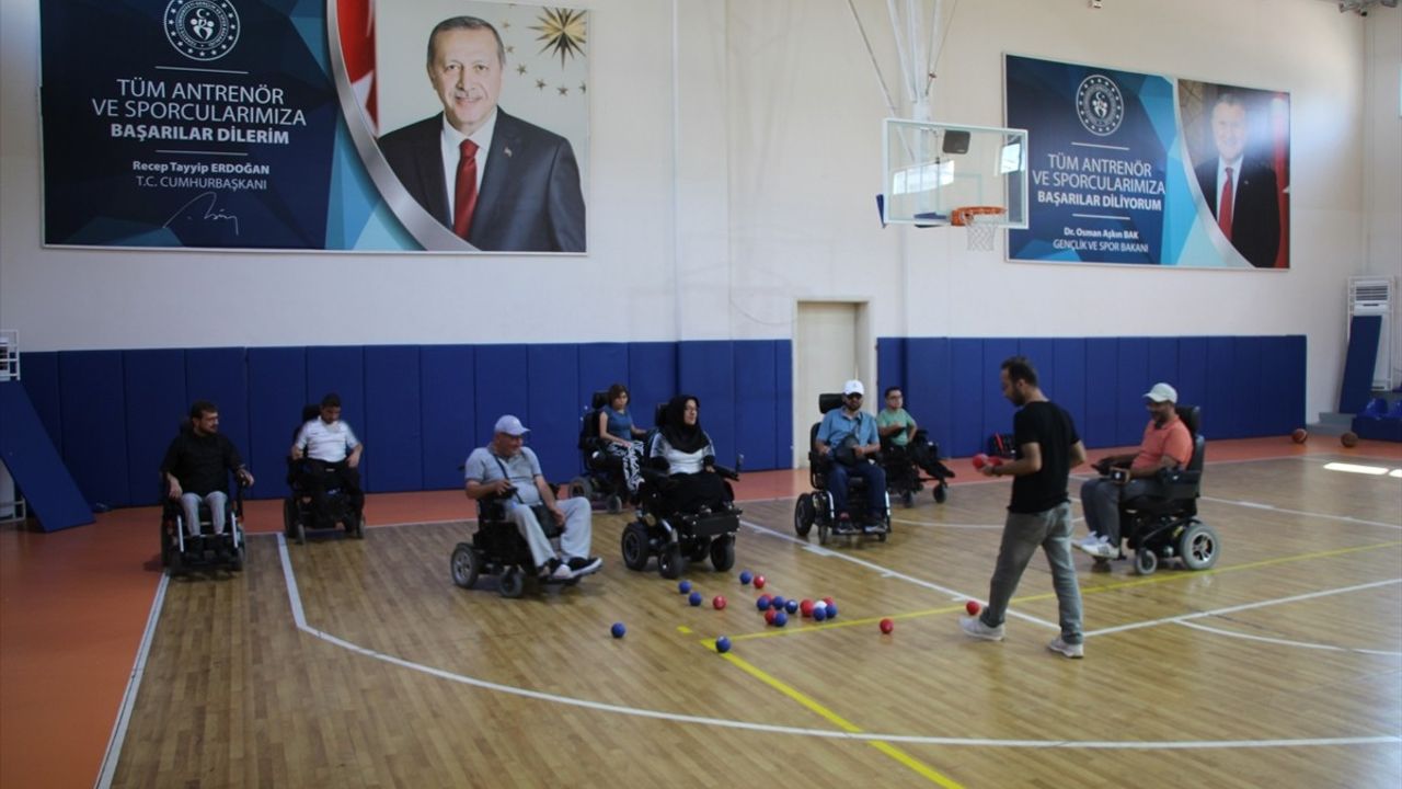 Engelli Birey Lütfiye Uğurlu, Boccia Türkiye İkincisi Olmayı Başardı