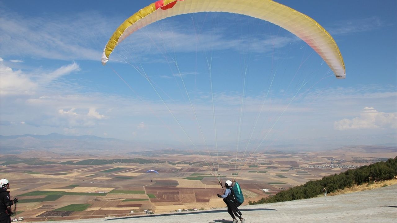 Gaziantep Yamaç Paraşütü Festivali Rüzgarı