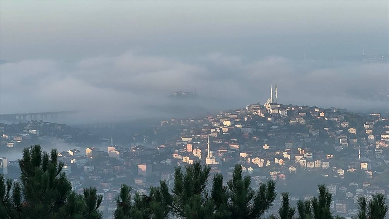 İstanbul'da Sabah Sis Etkili Oluyor