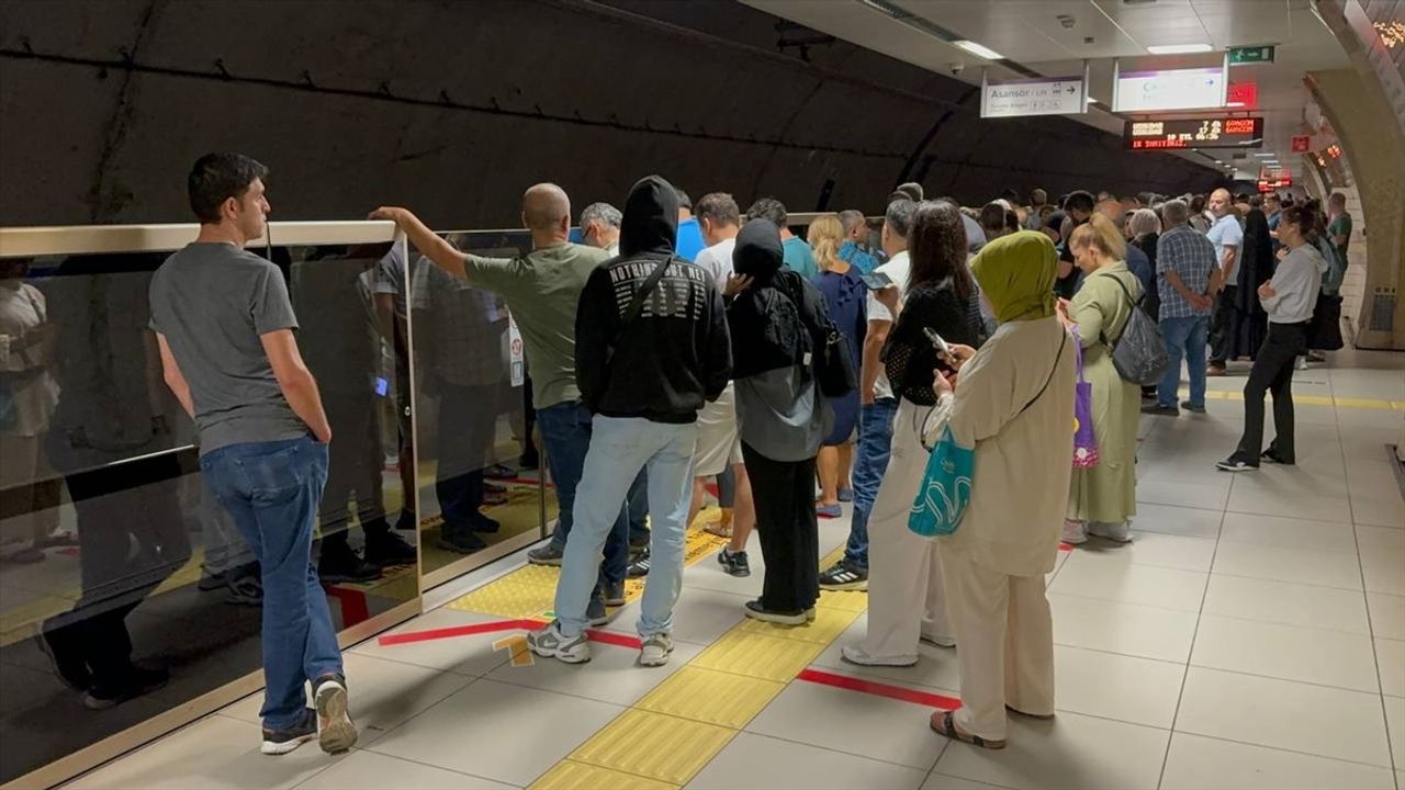 İstanbul'da Samandıra-Üsküdar Metro Hattında Teknik Arıza