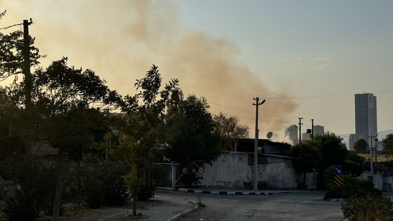 İzmir'deki Su Depolama Alanında Yangın Kontrol Altına Alındı