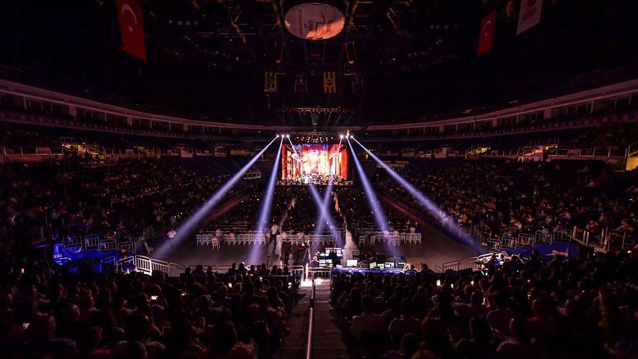 Jose Carreras İstanbul'da Unutulmaz Bir Konser Verdi