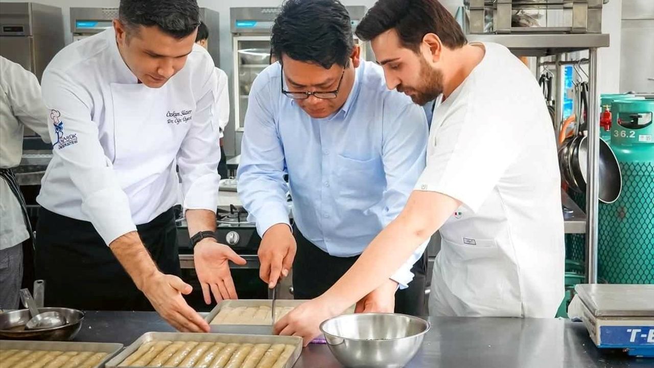 Karabük Üniversitesi'nden Tayland'da Baklava Tanıtımı