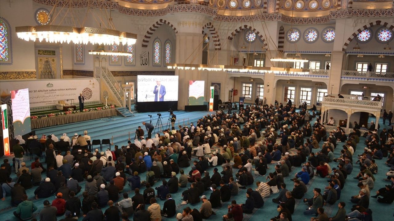 Kırgızistan'da Kur'an-ı Kerim Okuma Yarışması Düzenlendi