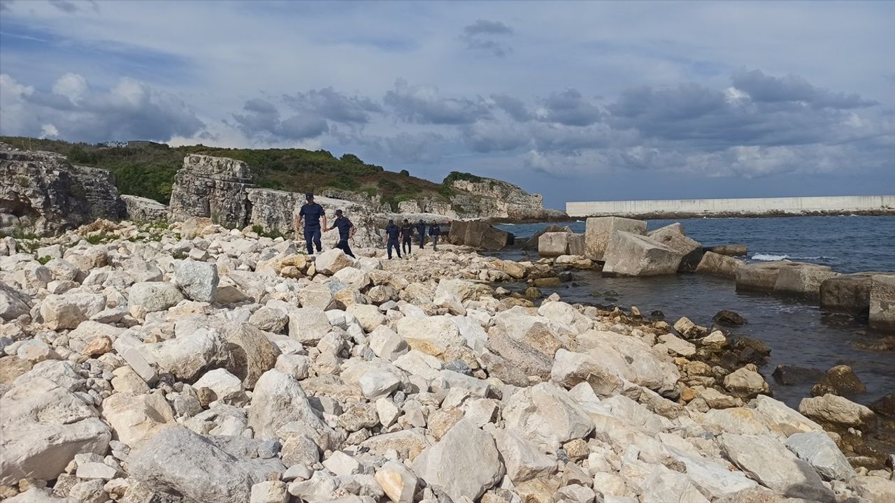 Kocaeli'de Alabora Olan Tekneden Bir Balıkçı Kayboldu