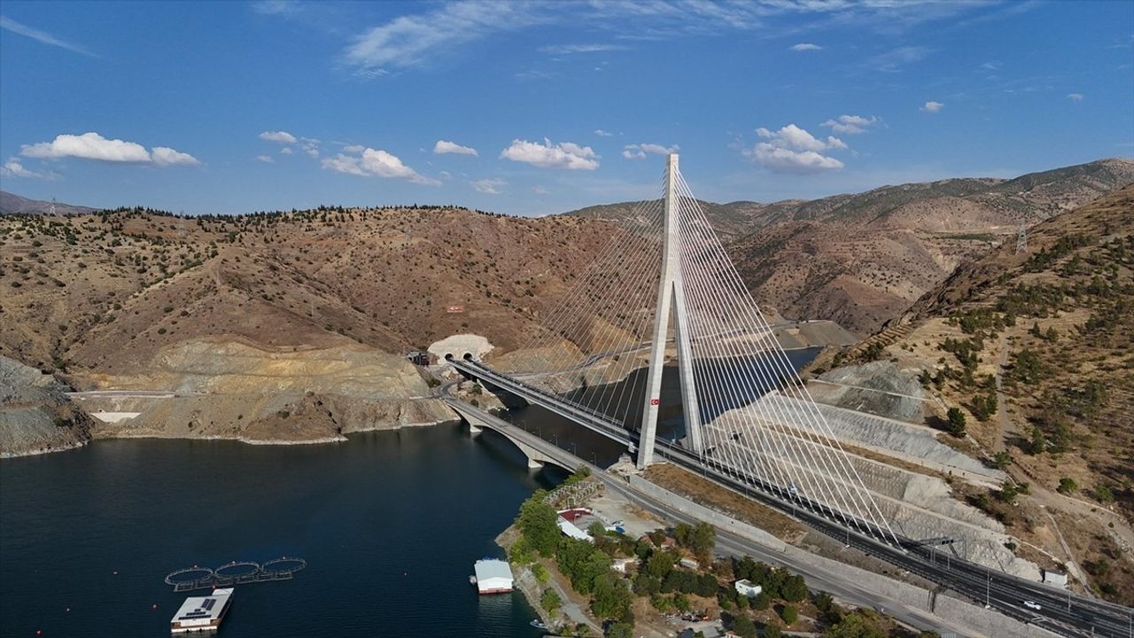 Kömürhan Köprüsü, Uluslararası Yol Federasyonu’ndan Ödül Aldı