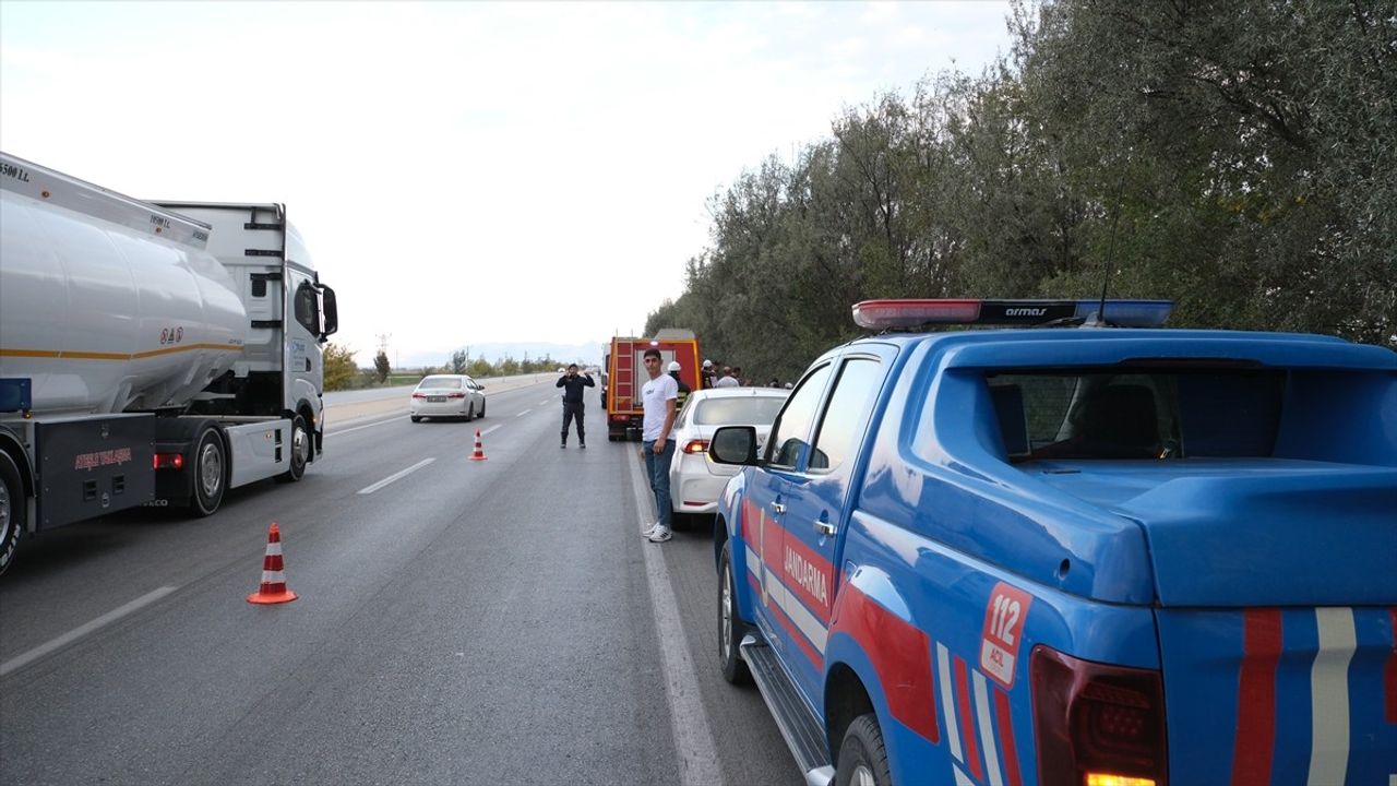 Konya'da Şarampole Devrilen Otomobilde 1 Kişi Hayatını Kaybetti