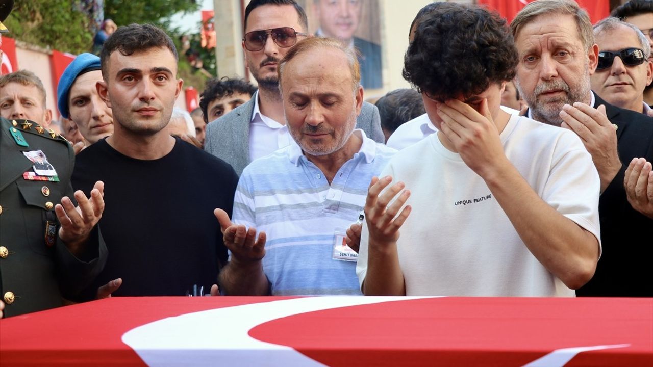 Şehit Üsteğmen Ömer Fatih Ayar, Trabzon'da Kisahincine Uğurlandı