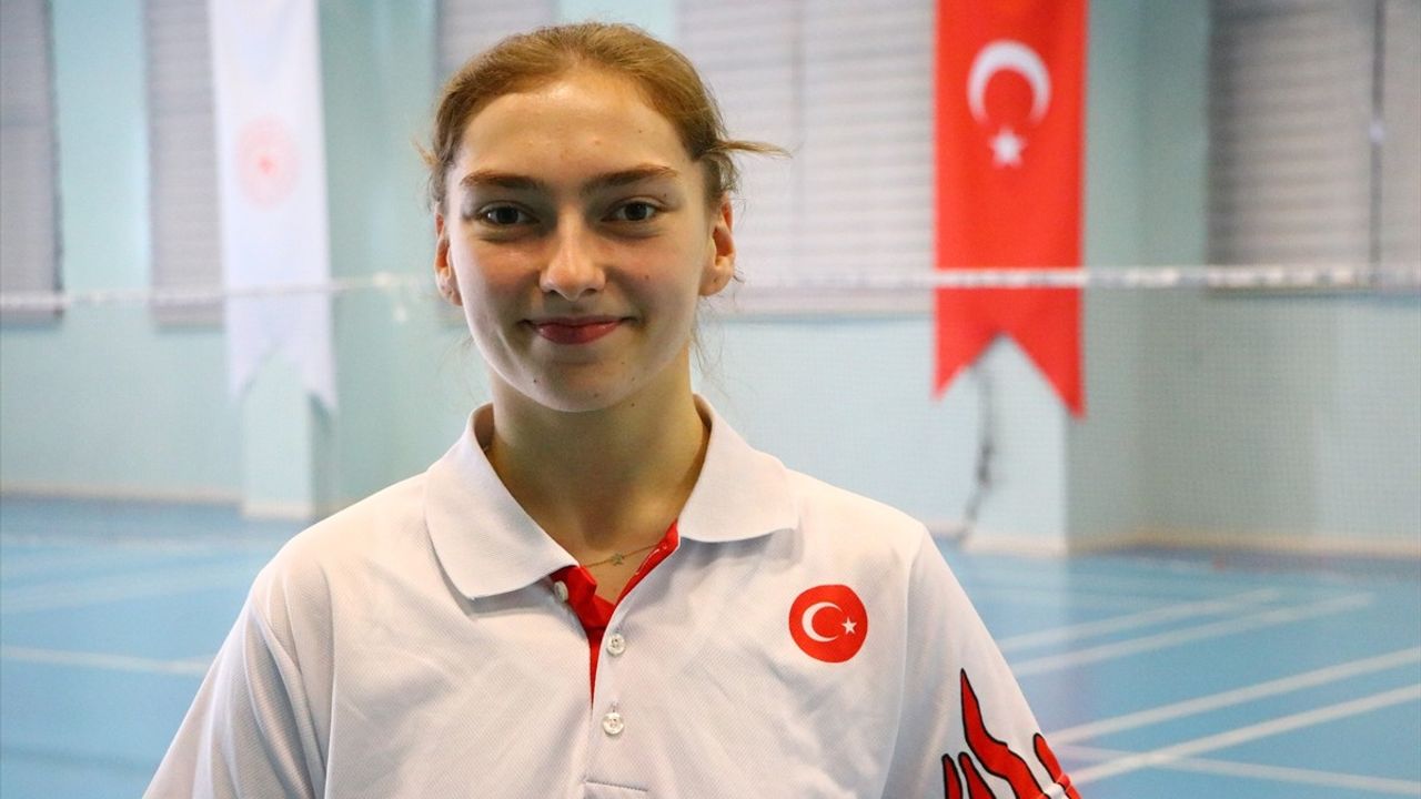 Sinem Yıldız, Dünya Gençler Badminton Şampiyonası'na Hazırlanıyor